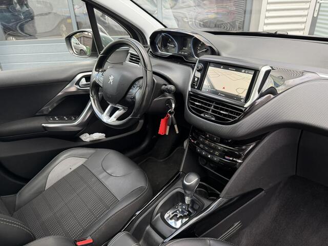 Peugeot 2008 1.2 PureTech Allure Automaat Clima Navi Pano Camera CarPlay