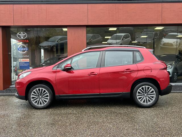 Peugeot 2008 1.2 PureTech Blue Lion | Trekhaak | Navigatie