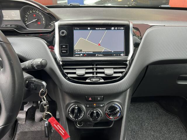 Peugeot 2008 1.2 PureTech Blue Lion | Trekhaak | Navigatie