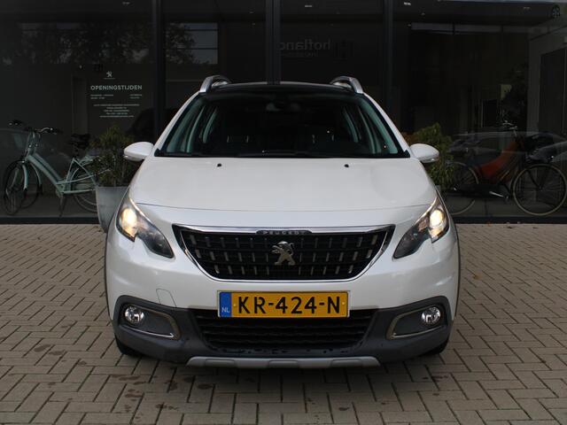 Peugeot 2008 1.2 110PK PureTech Allure Trekhaak, 4 seizoensbanden, Lederenbekleding en Panoramadak.