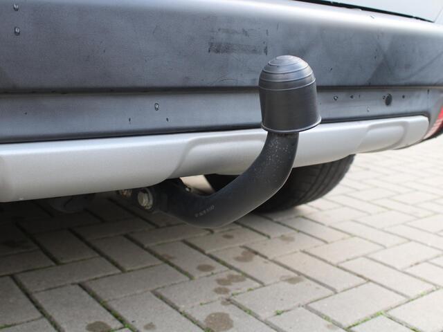 Peugeot 2008 1.2 110PK PureTech Allure Trekhaak, 4 seizoensbanden, Lederenbekleding en Panoramadak.