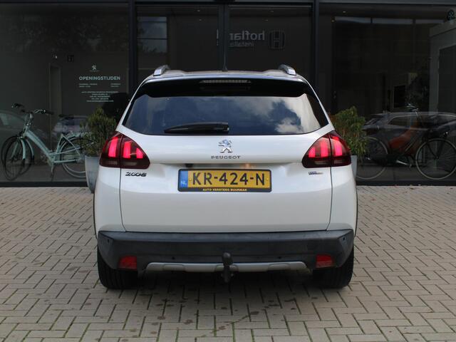Peugeot 2008 1.2 110PK PureTech Allure Trekhaak, 4 seizoensbanden, Lederenbekleding en Panoramadak.