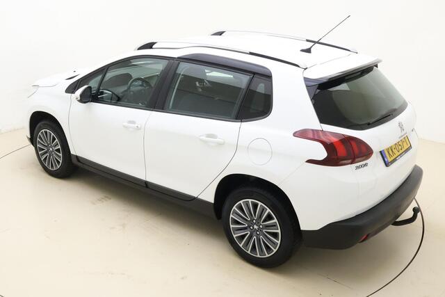 Peugeot 2008 1.2 Blue Lion 110 Pk | Trekhaak | Navigatie | Cruise Control | Parkeersensoren Achter