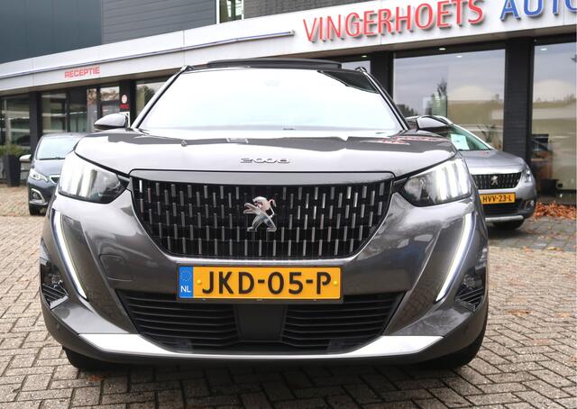 Peugeot 2008 130 Pk GT-Line * Automaat * * Navigatie * Open Schuifdak * 1/2 Lederen Interieur * L.M. Velgen * Stoelverwarming * Keyless Start * L.M. Velgen * Vierseizoenenbanden * Achteruitrij Parkeer Camera * Adaptive Cruise Contro Vingerhoets; Vierde Generatie Eerst