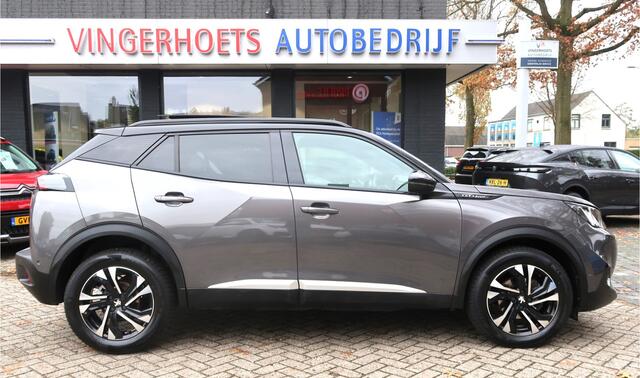 Peugeot 2008 130 Pk GT-Line * Automaat * * Navigatie * Open Schuifdak * 1/2 Lederen Interieur * L.M. Velgen * Stoelverwarming * Keyless Start * L.M. Velgen * Vierseizoenenbanden * Achteruitrij Parkeer Camera * Adaptive Cruise Contro Vingerhoets; Vierde Generatie Eerst
