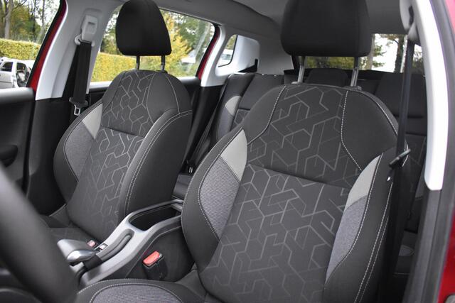 Peugeot 2008 1.2 PureTech Blue Lion | Nwe. Distributie | PANO | NAVI | DAB | PDC