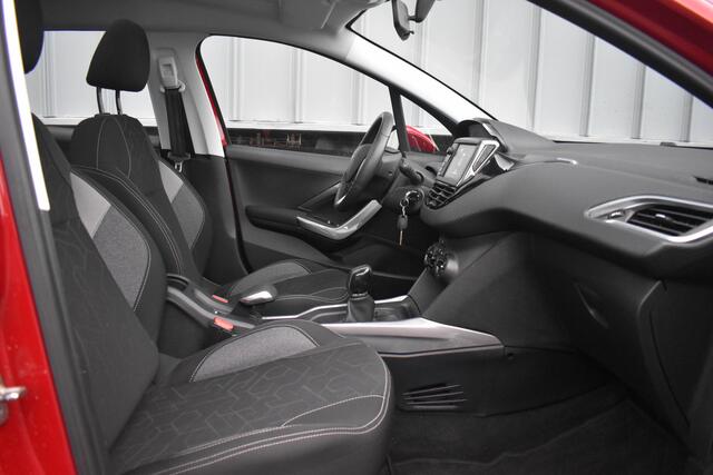 Peugeot 2008 1.2 PureTech Blue Lion | Nwe. Distributie | PANO | NAVI | DAB | PDC