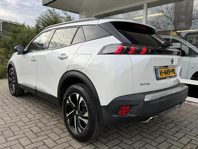 Peugeot 2008 1.2 PureTech Allure | Navigatie | 3D-Cockpit | Stoelverwarming | Parkeersensoren met Camera | Climate & Cruise Control |
