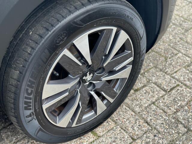 Peugeot 2008 1.2 PureTech Allure Nieuwe DB-riem '' Trekhaak - Camera - Infotainmentsystem ''