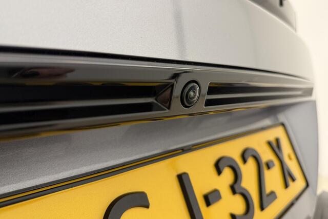 Peugeot 2008 1.2 PureTech Allure 100 PK | Handgeschakeld | Camera | Parkeersensor | Navigatie | Cruise Control | Climate Control | 1e eigenaar