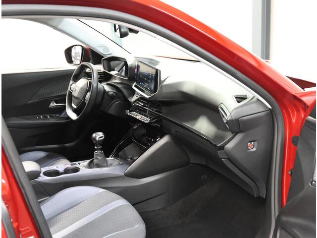 Peugeot 2008 1.2 130PK Allure | AppleCarPlay/AndroidAuto | Armsteun | Climate Control | Adaptive Cruise Control | Camera | FULL LED | Navigatie | LMV | Parkeersensoren | Privacy Glass | Isofix |