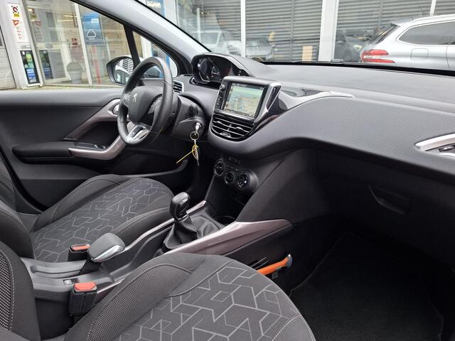 Peugeot 2008 SUV 1.2 Active Pack Premium Pano/Nav/LMV