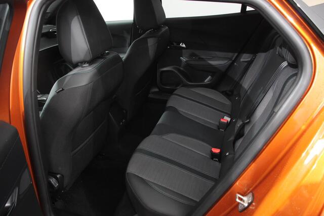 Peugeot 2008 1.2 PureTech 130pk Automaat Allure Navigatie Climate Control Dab Led Lichtmetalen Velgen Parkeer sensoren Cruise Control
