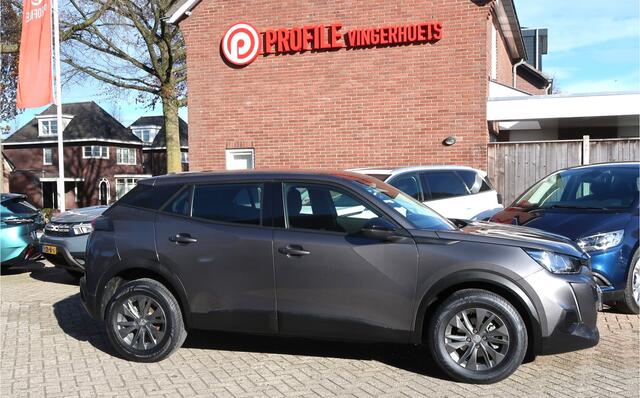 Peugeot 2008 Benzine 100 Pk Luxe Active uitvoering * Navigatie * Achteruitrij Camera * Climate & Cruise Control * L.M. Velgen * Dab Radio * Vingerhoets; Vierde Generatie Eersteklas Service, al meer dan 100 jaar.....