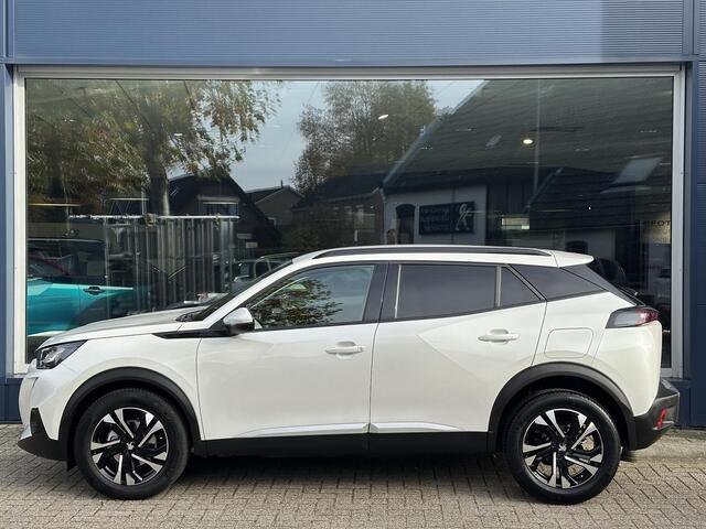 Peugeot 2008 1.2 Turbo 100 PK Allure Pack | 1e Eigenaarsauto met slechts 25.370 km! | Navigatie | Camera | Hoge Zitpositie | LED verlichting | Cruise Control | Climate Control | 17" Lichtmetalen Wielen | Groot Multimedia scherm met Apple Carplay |