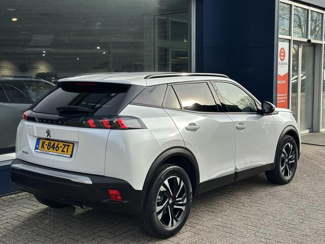 Peugeot 2008 1.2 Turbo 100 PK Allure Pack | 1e Eigenaarsauto met slechts 25.370 km! | Navigatie | Camera | Hoge Zitpositie | LED verlichting | Cruise Control | Climate Control | 17" Lichtmetalen Wielen | Groot Multimedia scherm met Apple Carplay |
