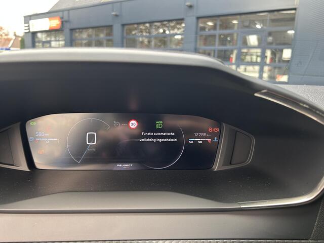 Peugeot 2008 1.2 Turbo 100PK Allure | Navigatie | All Season banden | 360 Graden Camera | Dode Hoek Detectie | Stoelverwarming | Climate Control | LED Verlichting | Cruise Control | 17" Lichtmetalen Velgen | Hoge Zitpositie | Half Lederen Bekleding |