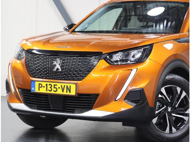 Peugeot 2008 130PK Allure Pack | 1ste eigenaar | AppleCarplay/Android Auto | Armsteun | Navigatie | Cruise Control | Climate Control | Camera | LED lampen | 17"LMV | Isofix | Privacy Glass |