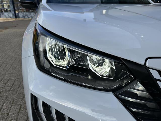 Peugeot 2008 1.2 Hybride Automaat 145 PK Allure | VOORRAAD DEAL met ¤5.000 Korting | Navigatie | Keyless entry | Adaptieve Cruise Control | 360 Graden Camera | Parkeersensoren V+A | Hoge Zitpositie | Dode Hoek Detectie |Hybride Elektrisch rijden met Automaat | Climate