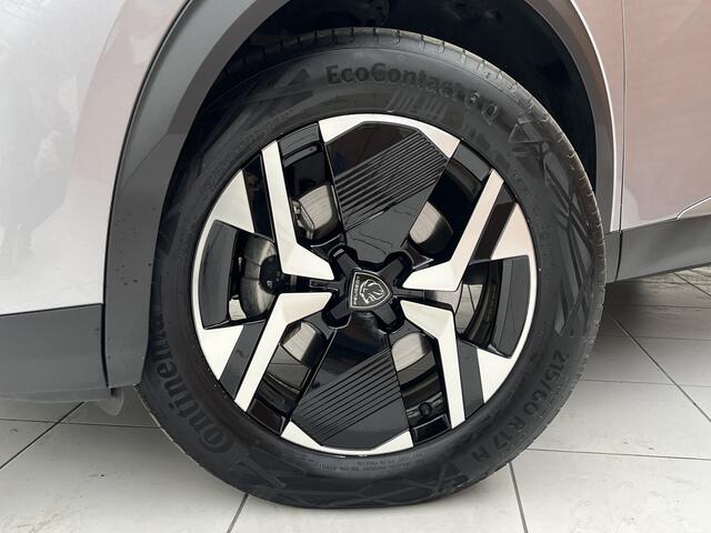 Peugeot 2008 Hybrid 136 GT | Adaptive Cruise | Keyless |