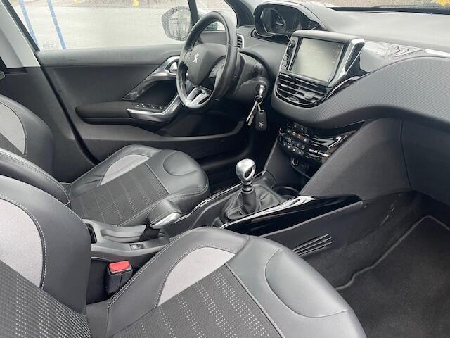 Peugeot 2008 1.2 PureTech Allure 149.000km Airco/ECC,Navigatie,Panoramadak