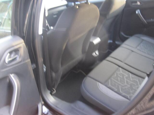 Peugeot 2008 1.2 PureTech Allure in nieuw staat apk 11-11-2026