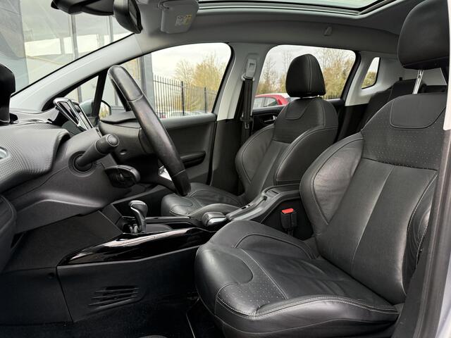 Peugeot 2008 1.2 PureTech Allure 1e Eigenaar,Navi,Clima,Pano,Trekhaak,Cruise,Stoelverwaming,Leder,Camera,Apple Carplay,N.A.P,Nieuwe APK bij Aflevering