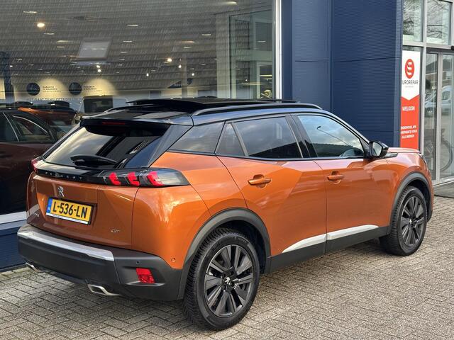 Peugeot 2008 1.2 Turbo 130 PK GT Pack | Meest Complete Uitvoering | Panorama Schuif-Kanteldak | Navigatie | Trekhaak 1200 Kg Afneembaar | Alcantara Interieur | Stoelverwarming | Adaptieve Cruise Control | Full LED Verlichting | Keyless Entry | Climate Control | Camera