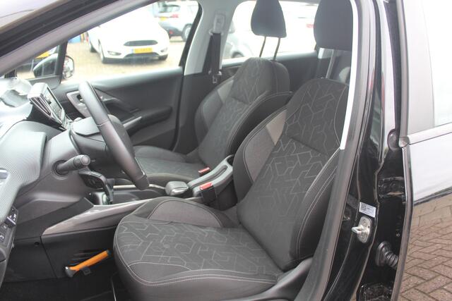 Peugeot 2008 1.2 PureTech Active//AUTOMAAT!!