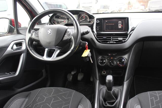 Peugeot 2008 1.2 PureTech Blue Lion, Navigatie!