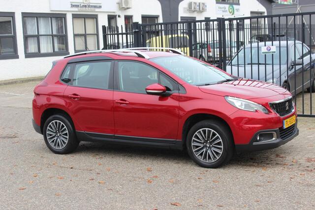 Peugeot 2008 1.2 PureTech Blue Lion, Navigatie!