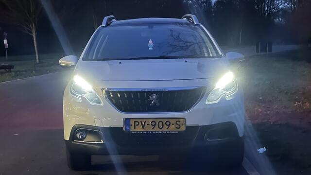 Peugeot 2008 1.2 PureT. Blue Lion