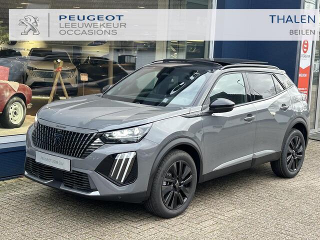 Peugeot 2008 1.2 Hybrid 145 GT | Automaat Hybride | VOORRAAD DEAL met ¤7.000 Korting | Panorama Schuif-/Kanteldak | Navigatie | 360 Graden Camera | Keyless Entry | Full LED Verlichting | Zwart Dak | Climate Control | 18" Lichtmetalen Velgen Evissa | Sportstoelen | Hog
