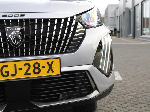Peugeot 2008 Allure 1.2 PureTech 100PK Navigatie, Achteruitrijcamera, Parkeersensoren, Apple Carplay, Android Auto, Lichtmetalen velgen