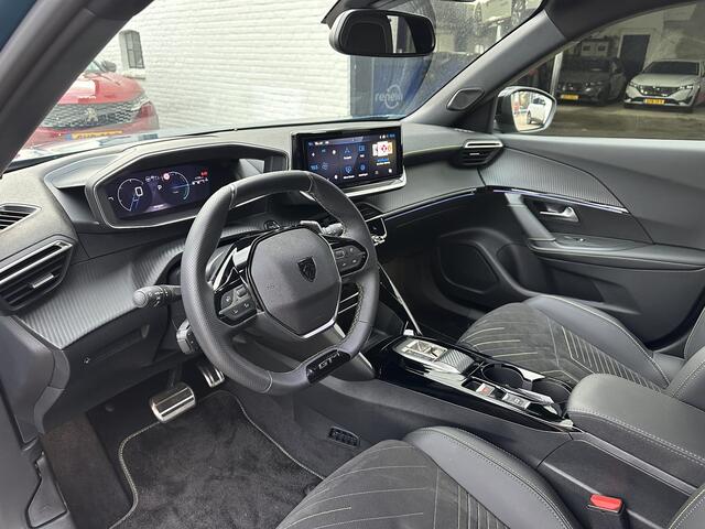 Peugeot 2008 1.2 Hybrid 145 PK GT | ¤ 8500,- DEMO VOORDEEL | Automaat Hybride | Navigatie | Alcantara Bekleding | Stoelverwarming | 360 Graden Camera | Keyless Entry | Full LED Verlichting | Zwart Dak | Dode Hoek Detectie | Cruise Control Adaptief | Climate Control |
