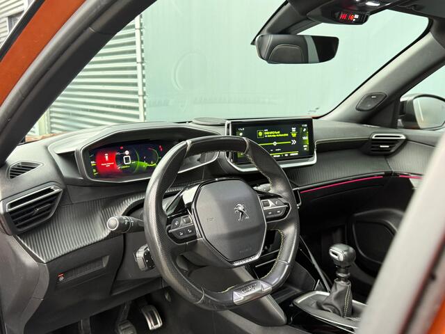 Peugeot 2008 BWJ 2021 | 1.2T 131PK GT | PANO SCHUIFDAK | VOCAL | CAMERA A | CLIMA | NAVI | CARPLAY | PRIVACY GLASS | PDC 2X | LEDER/STOF |