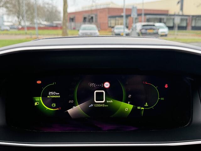 Peugeot 2008 BWJ 2021 | 1.2T 131PK GT | PANO SCHUIFDAK | VOCAL | CAMERA A | CLIMA | NAVI | CARPLAY | PRIVACY GLASS | PDC 2X | LEDER/STOF |