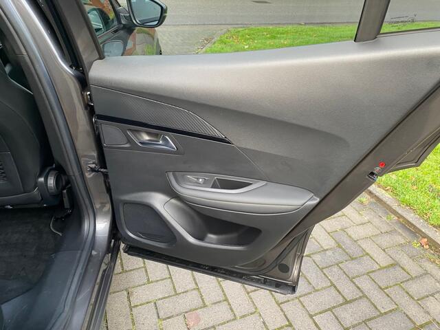 Peugeot 2008 1.2 PURETECH GT