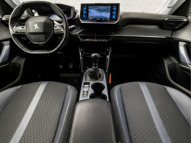 Peugeot 2008 1.2 PureTech Allure Sport (VIRTUAL COCKPIT, APPLE CARPLAY, GROOT NAVI, LEDER, 360 CAMERA, SPORTSTOELEN, KEYLESS, GETINT GLAS, LED KOPLAMPEN, NIEUWE APK, NIEUWSTAAT)