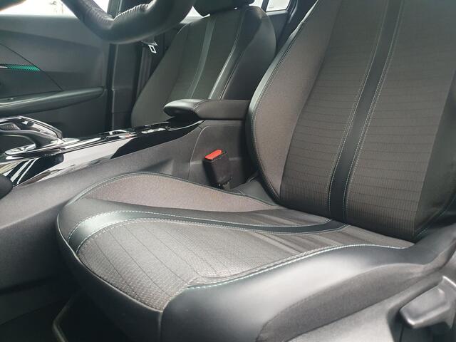 Peugeot 2008 1.2 PureTech Blue Lease Allure NAVI/TRHAAK/CRUISE/CAMERA/PDC