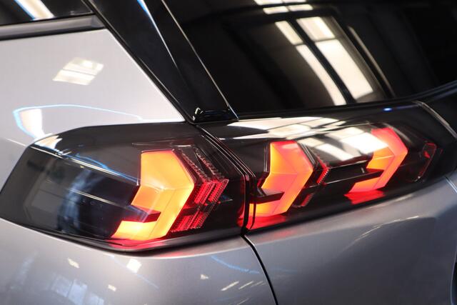 Peugeot 2008 1.2 PureTech Allure Pack PDC Parkeerhulp Stoelverw LED