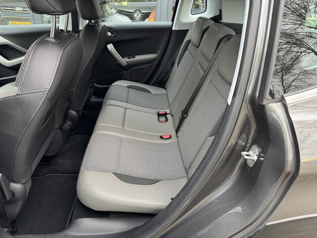 Peugeot 2008 1.2 PureTech Allure AUTOMAAT-CLIMA-CRUISE