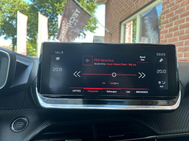 Peugeot 2008 1.2 PT B.L. Allure CAMERA / VIRTUAL COCKPIT / NAVI / CLIMA / CAR