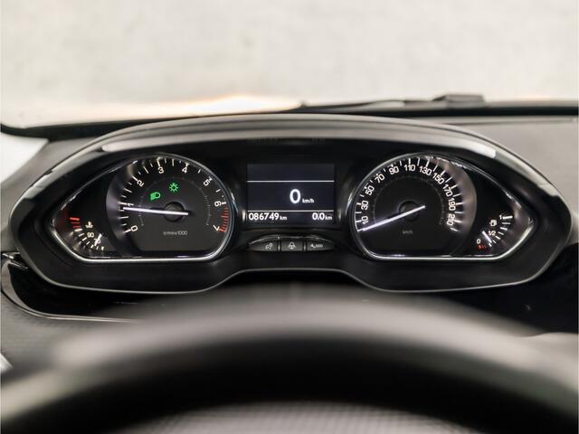 Peugeot 2008 1.2 PureTech Sport (PANORAMADAK, APPLE CARPLAY, NAVIGATIE, CLIMATE, LEDER, SPORTSTOELEN, GETINT GLAS, PARKEERSENSOREN, NIEUWSTAAT)