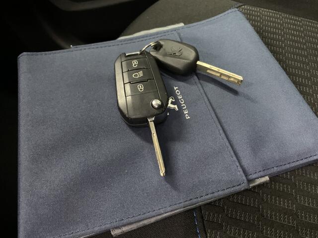 Peugeot 208 1.2 PureTech Signature NAVIGATIE-AIRCO-PDC-CRUISE CONTROL-5DEURS