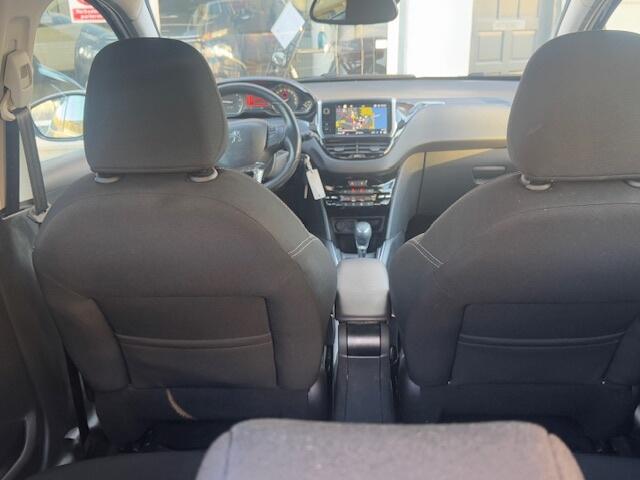 Peugeot 208 1.2 PureT. Signature