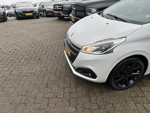 Peugeot 208 1.2 PureTech Allure Camera Panodak Vol Leder Cruise Climaat