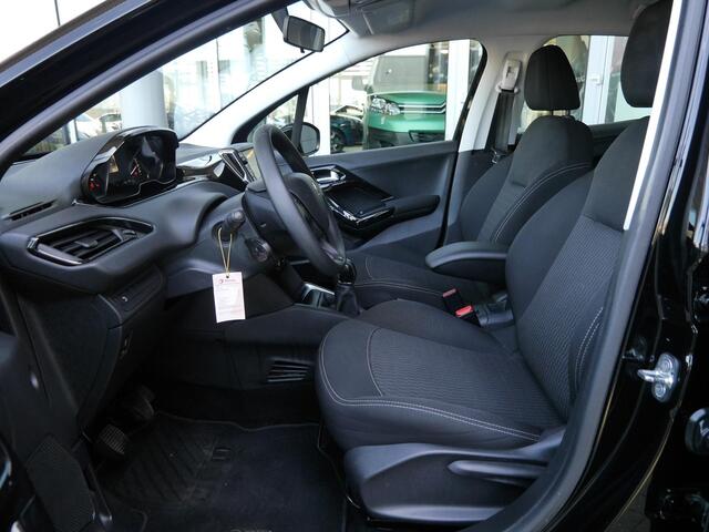 Peugeot 208 1.2 PureTech Blue Lion | Airco | 5 deurs | Cruise control | Elektrische ramen | Dab | Navigatie | Parkeersensoren achter | Mistlampen