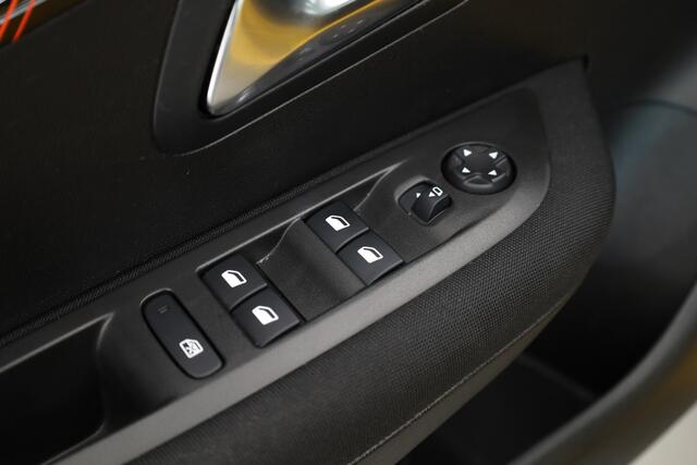 Peugeot 208 1.2 PureTech Allure Pack | Cruise | PDC A | CarPlay | Bluetooth