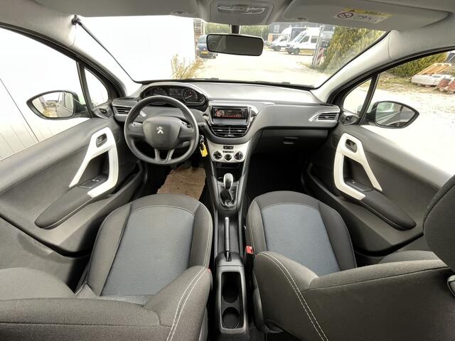 Peugeot 208 1.2 PureTech Like, NAP, lage km.stand
